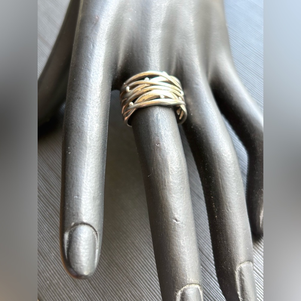 Sterling Silver Overlapping Multi-Band Ring
Size 7.5
Like New